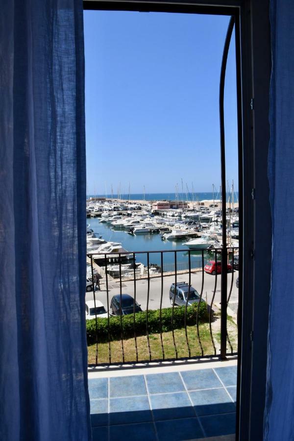 Le Stanze Del Borgo Hotel Nettuno Exterior photo