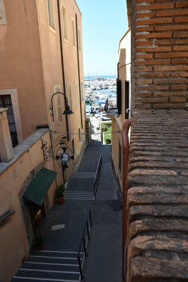 Le Stanze Del Borgo Hotel Nettuno Exterior photo